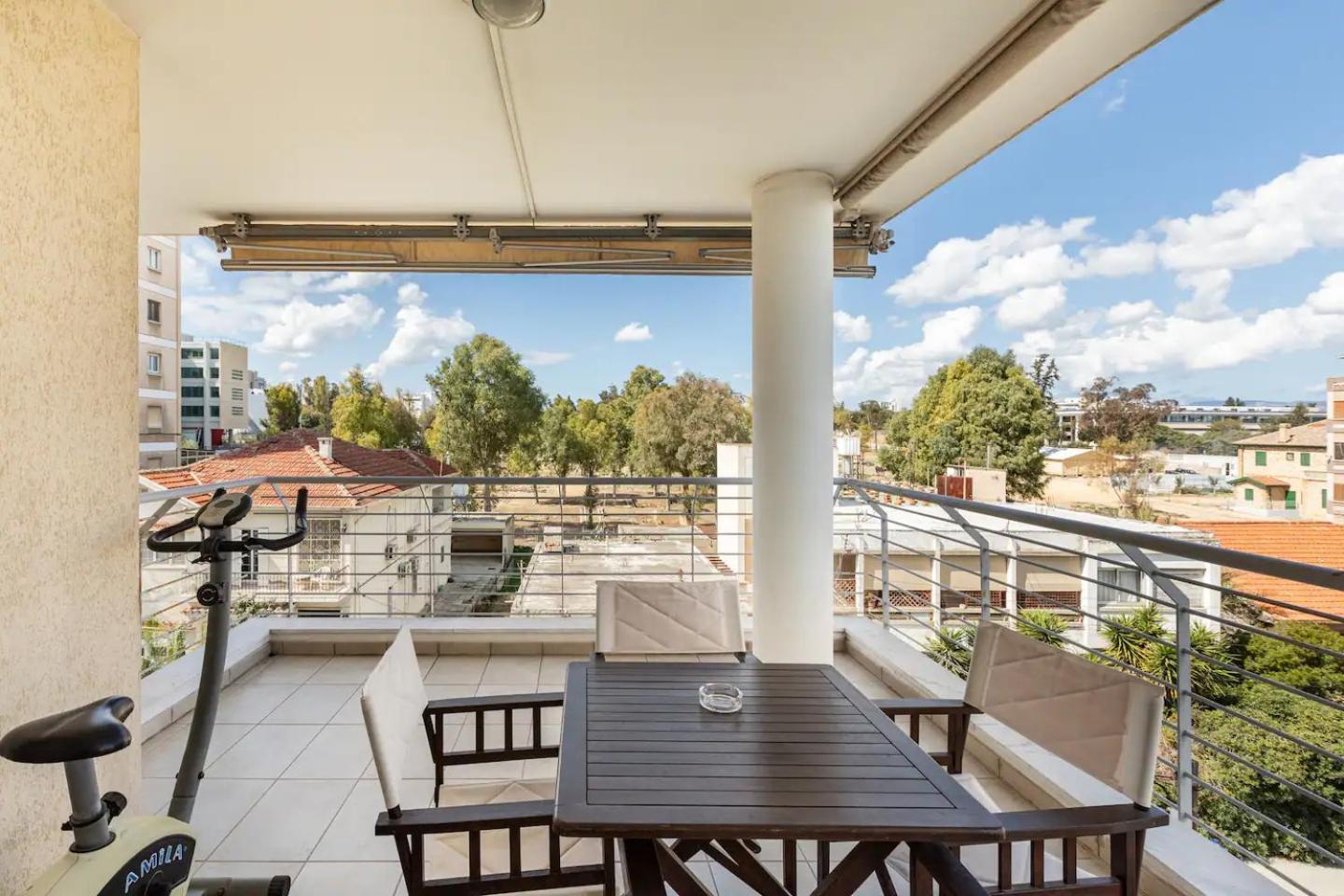 Warm Residence In The Heart Of The City Center - Balcony & View Nikosia Exterior foto