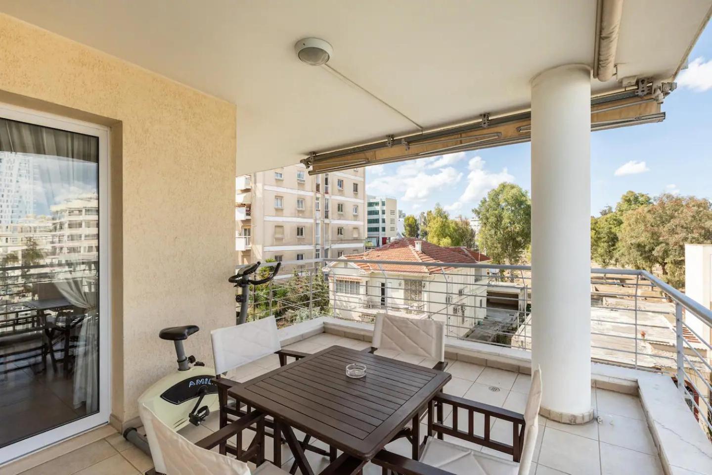 Warm Residence In The Heart Of The City Center - Balcony & View Nikosia Exterior foto